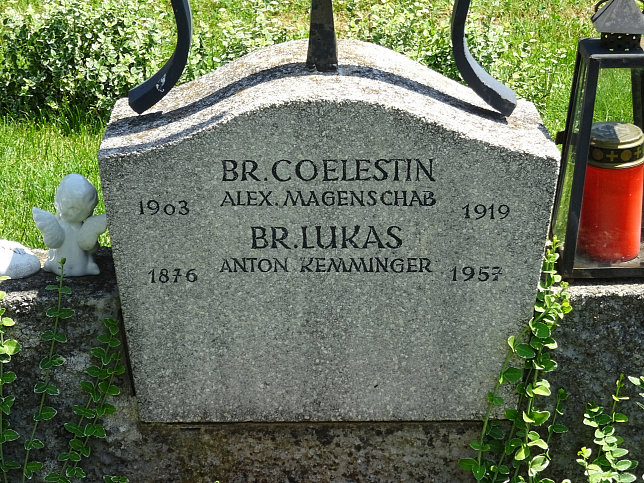 Strebersdorfer Friedhof, Grab der Schulbr�der