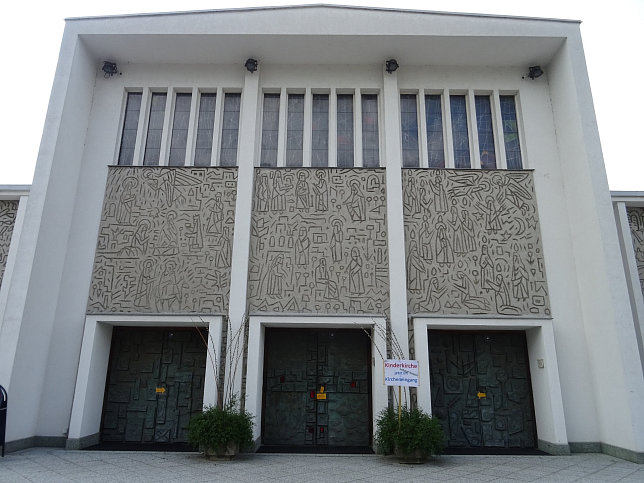 Pfarrkirche Strebersdorf (Kirche Maria Knigin)