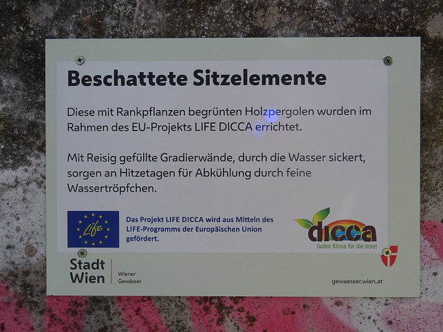 Beschattete Sitzpltze auf der Donauinsel