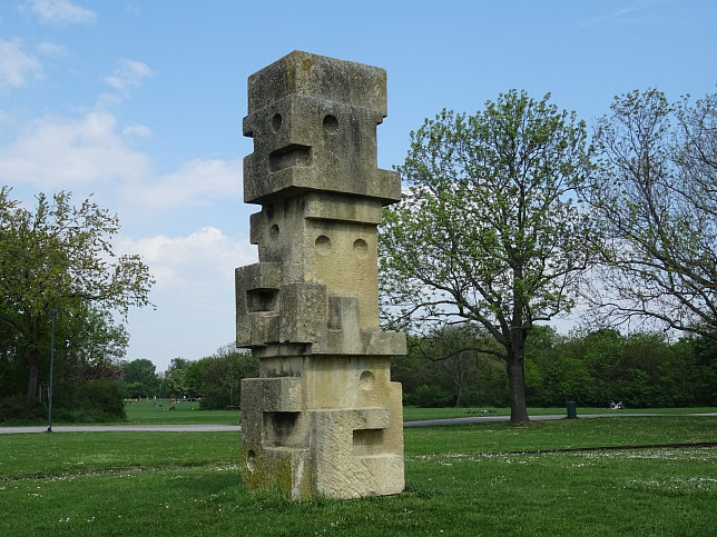 Donaupark, Steinskulptur 91823