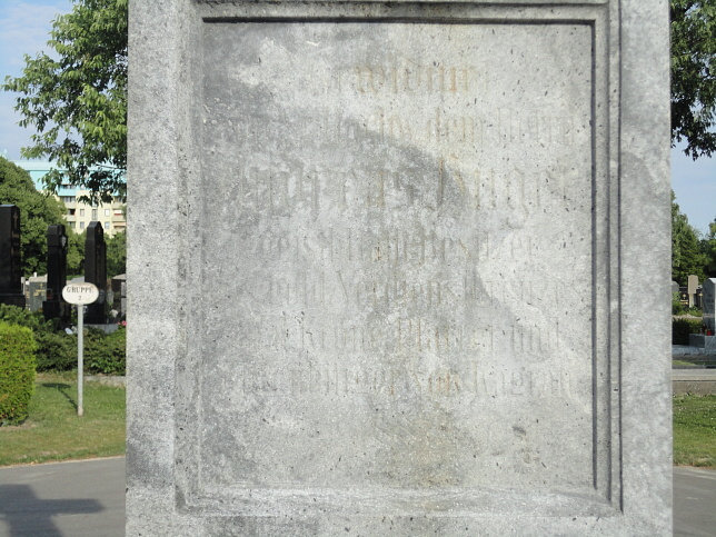 Friedhof Kagran, Friedhofskreuz