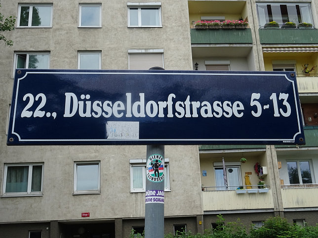 Natursteinwand Segelschiffe