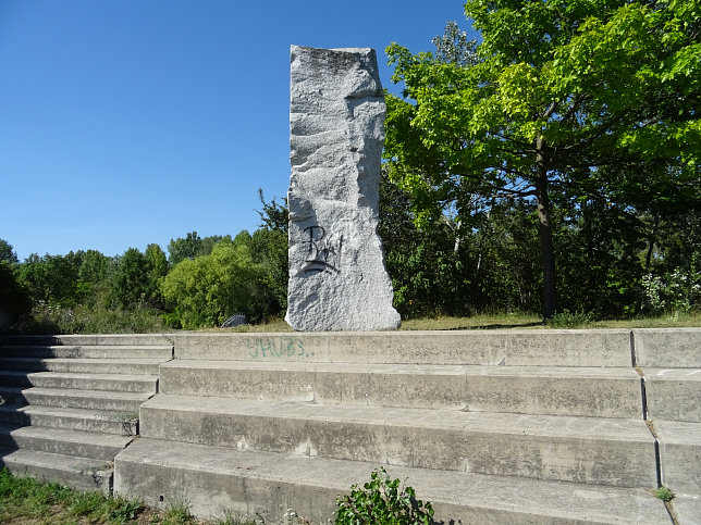 Gesteinsblock auf der Donauinsel