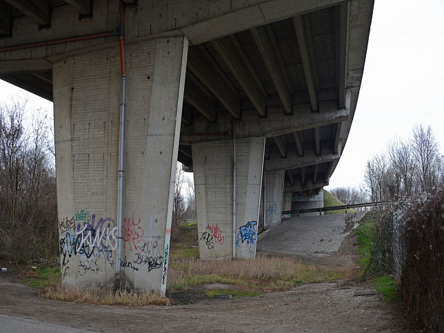 ES 6, ber Triester Strae und Sterngasse