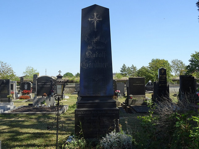 Fam. Rudolf Grdtner und Karoline Hofschneider-Millcker