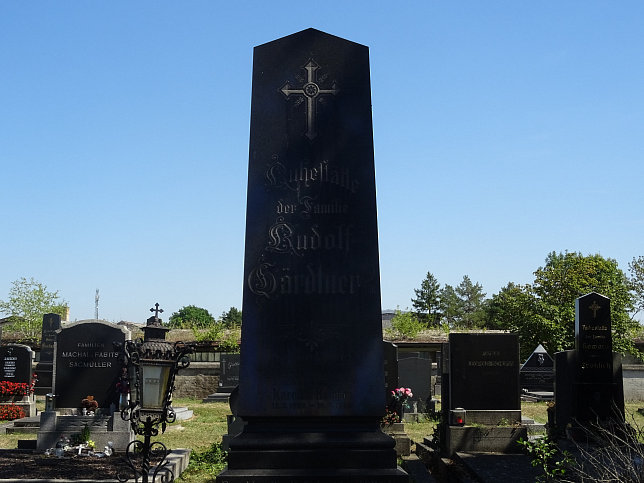 Fam. Rudolf Grdtner und Karoline Hofschneider-Millcker