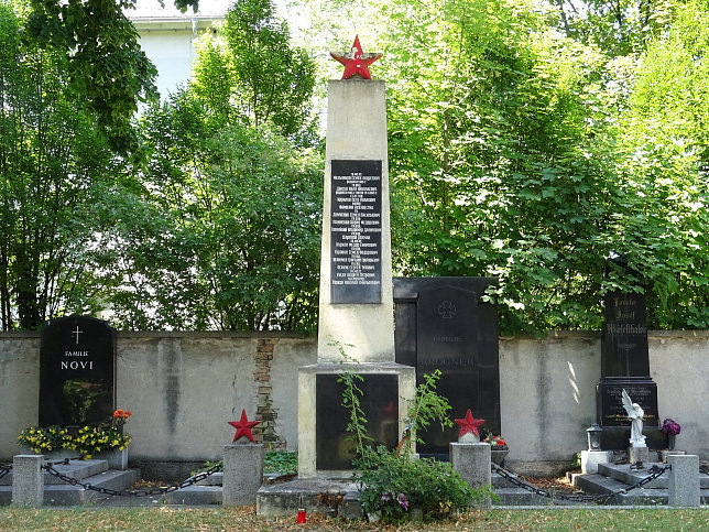 Inzersdorfer Friedhof, Gedenksttte fr die gefallenen Sowjetsoldaten
