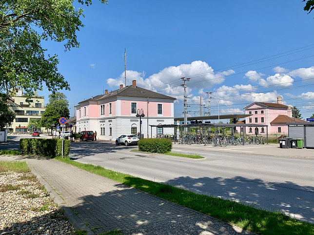 Deutsch Wagram, Bahnhof