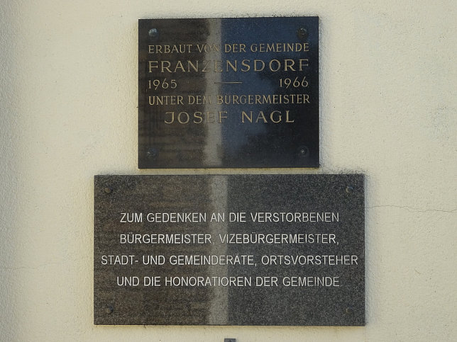 Franzensdorf, Gedenktafel Friedhofskapelle