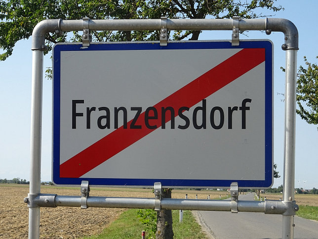 Franzensdorf, Ortstafel-Ende
