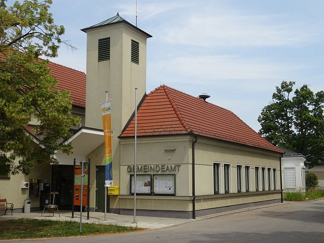 Glinzendorf, Feuerwehr und Gemeindeamt