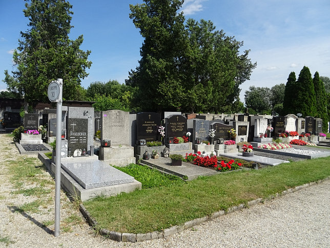 Gro-Enzersdorf, Friedhof