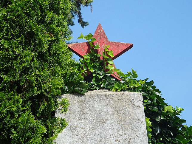 Gro-Enzersdorf, Sowjetische Grberanlage
