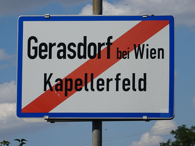 Kapellerfeld, Ortstafel-Ende