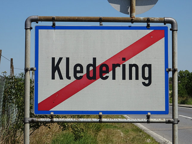 Kledering, Ortstafel-Ende