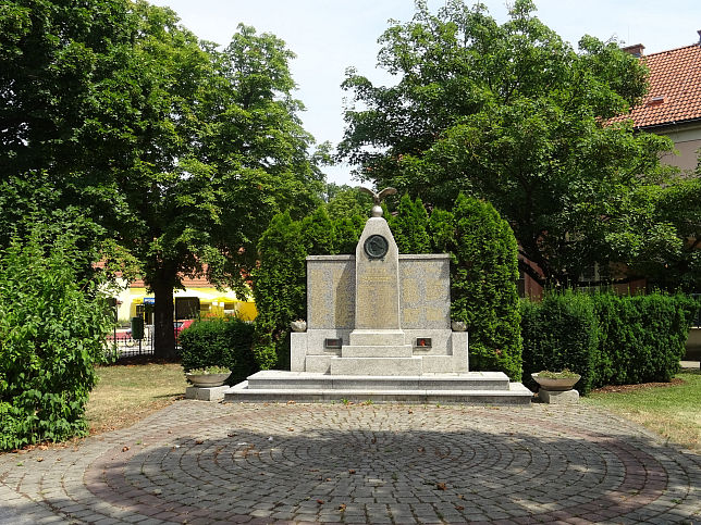 Leopoldsdorf im Marchfeld, Kriegerdenkmal