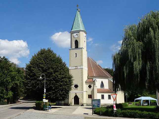 Niederkreuzstetten, Kirche