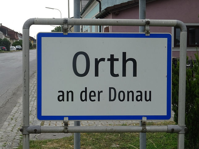 Orth an der Donau, Ortstafel