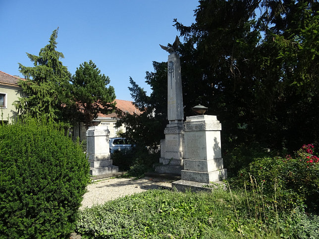 Raasdorf, Kriegerdenkmal