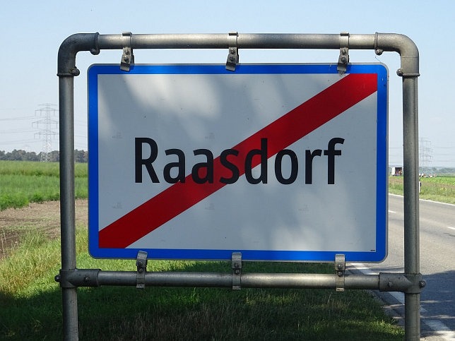 Raasdorf, Ortstafel-Ende