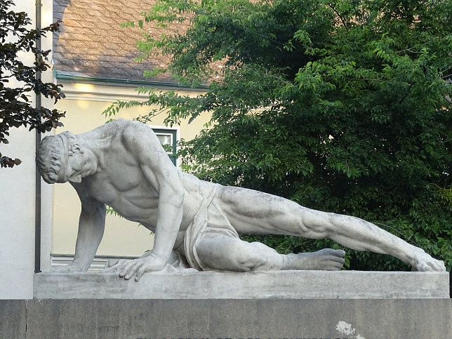 Wolkersdorf im Weinviertel, Kriegerdenkmal