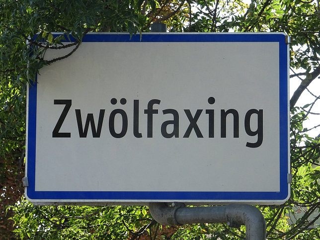 Zwlfaxing, Ortstafel