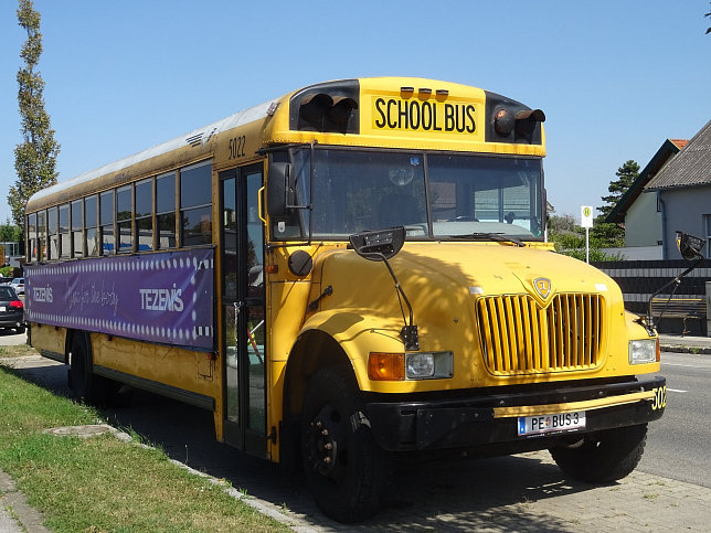 Zwlfaxing, School Bus